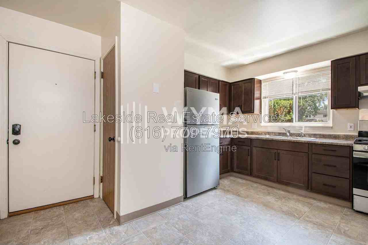 1015 36th St Sw #6 - Photo 6 of 31