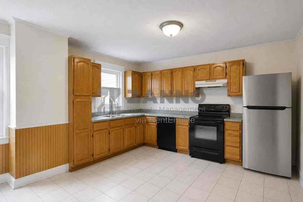 535 Washington St #3 - Photo 2 of 32