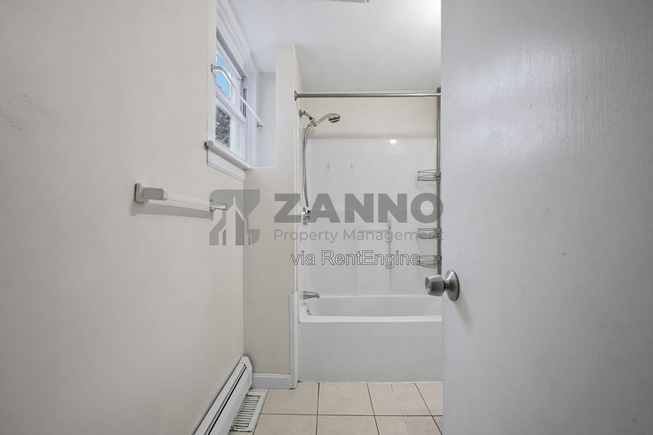 535 Washington St #3 - Photo 7 of 32