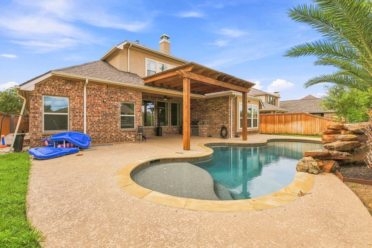 17915 Creek Bluff Ln - Photo 6 of 38