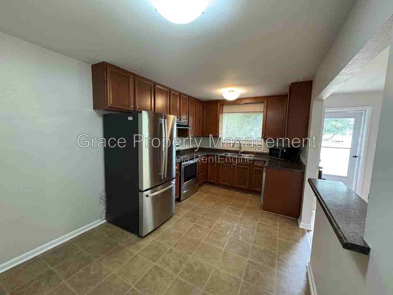 1540 E 112th Pl - Photo 4 of 22
