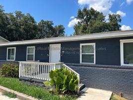 featured image of 917 E Broadway St