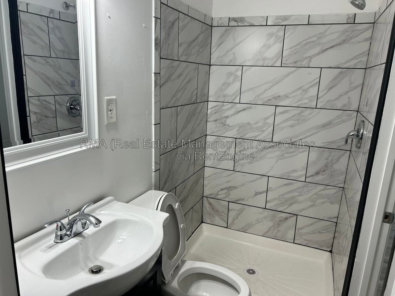 917 E Broadway St - Photo 7 of 7