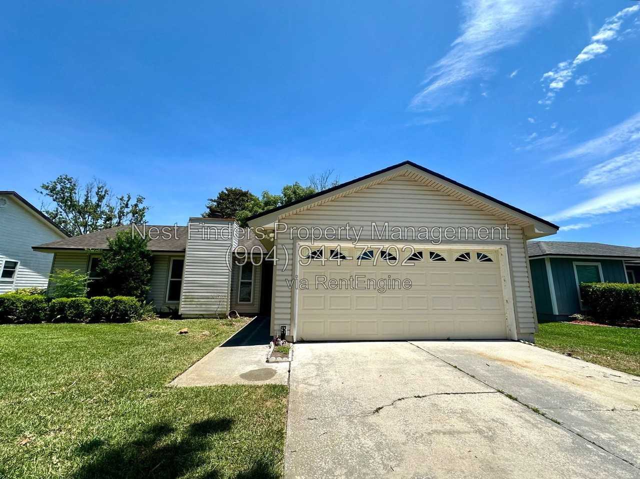 2051 Oak Water Dr - Photo 4 of 44