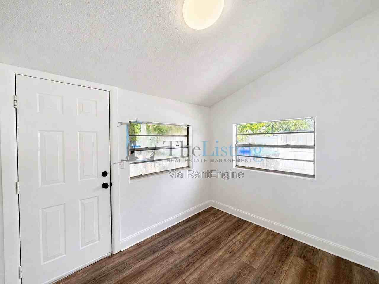 2310 S Shine Ave #A - Photo 7 of 25