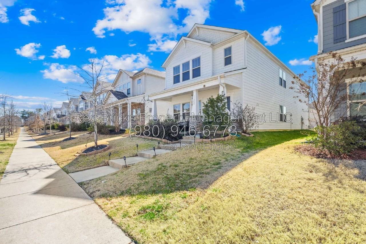 12216 Stoneybrook Station Pkwy - Photo 2 of 35