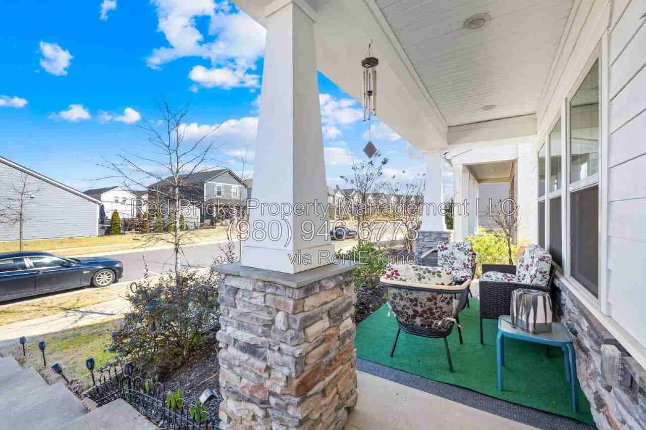 12216 Stoneybrook Station Pkwy - Photo 3 of 35