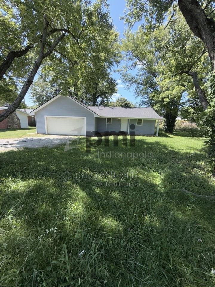 2077 Cicero Rd - Photo 2 of 34