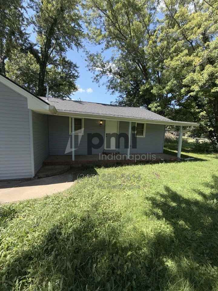 2077 Cicero Rd - Photo 3 of 34