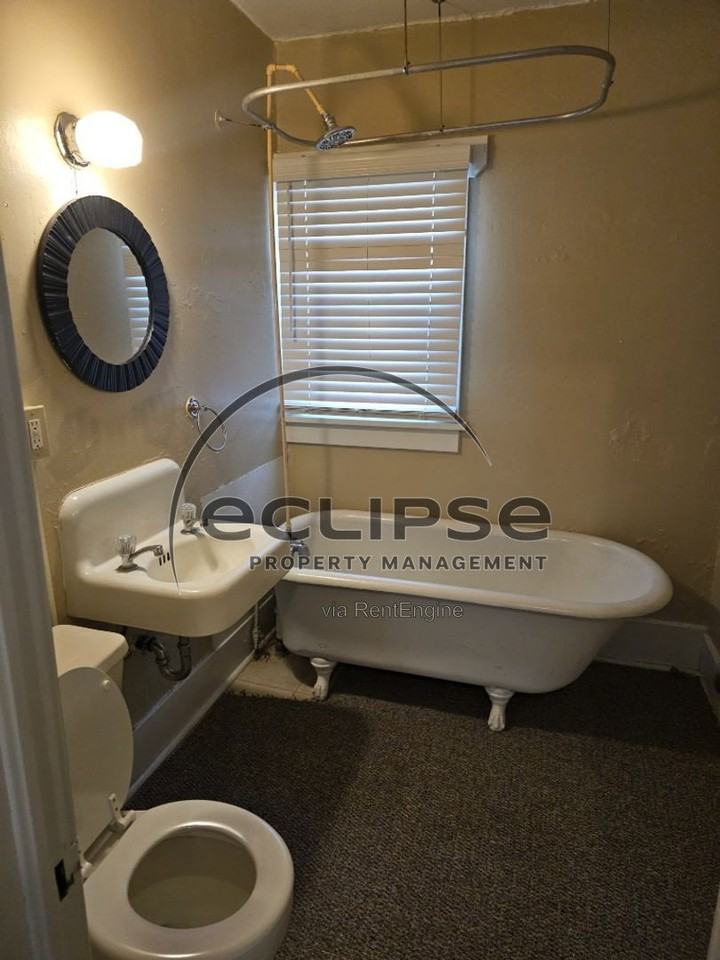 204 Edison Ave #B - Photo 3 of 12