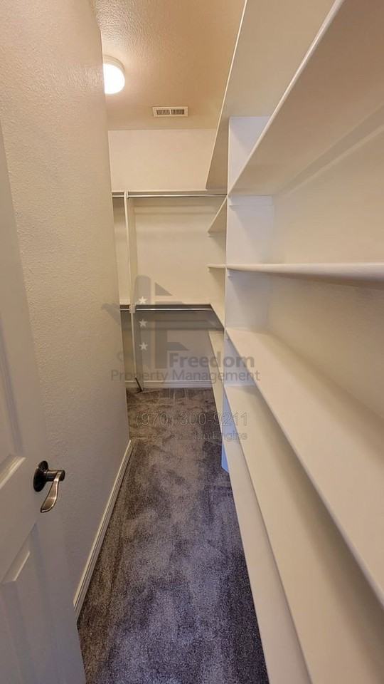555 Garden Grove Ct - Photo 7 of 11