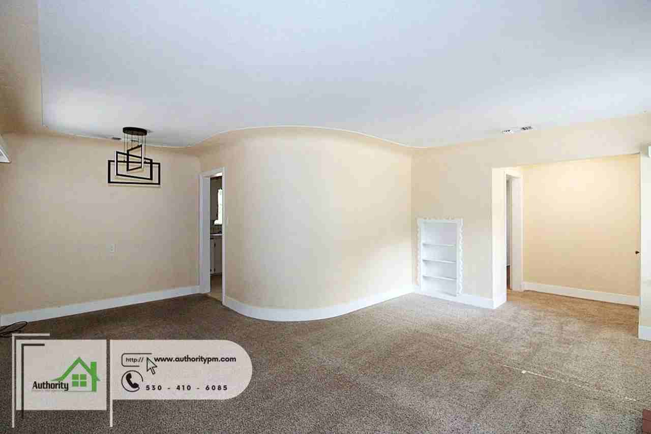 686 Coronado St - Photo 6 of 22