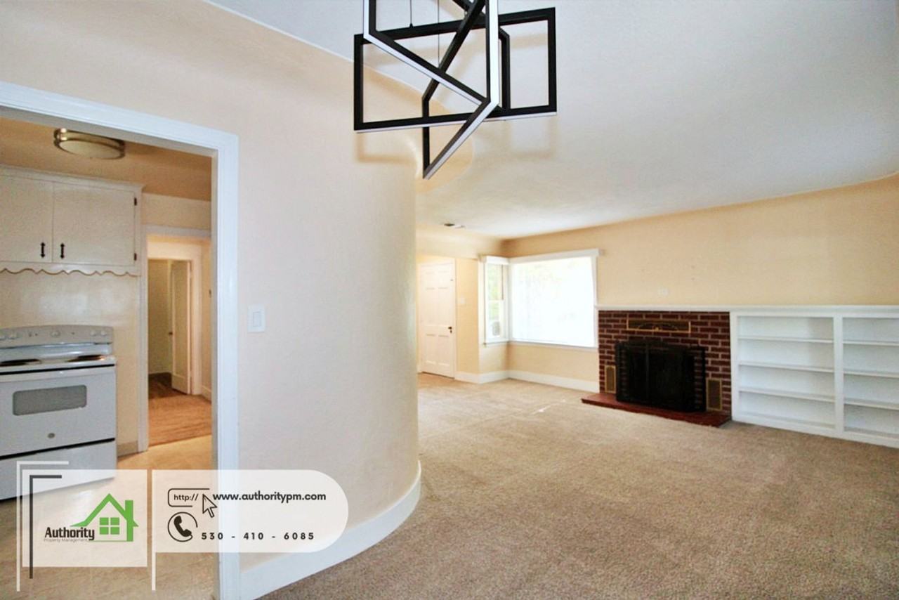 686 Coronado St - Photo 7 of 22