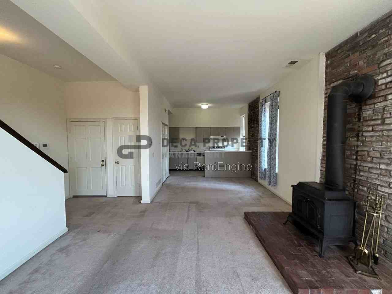 801 Allen Ave #C - Photo 3 of 11