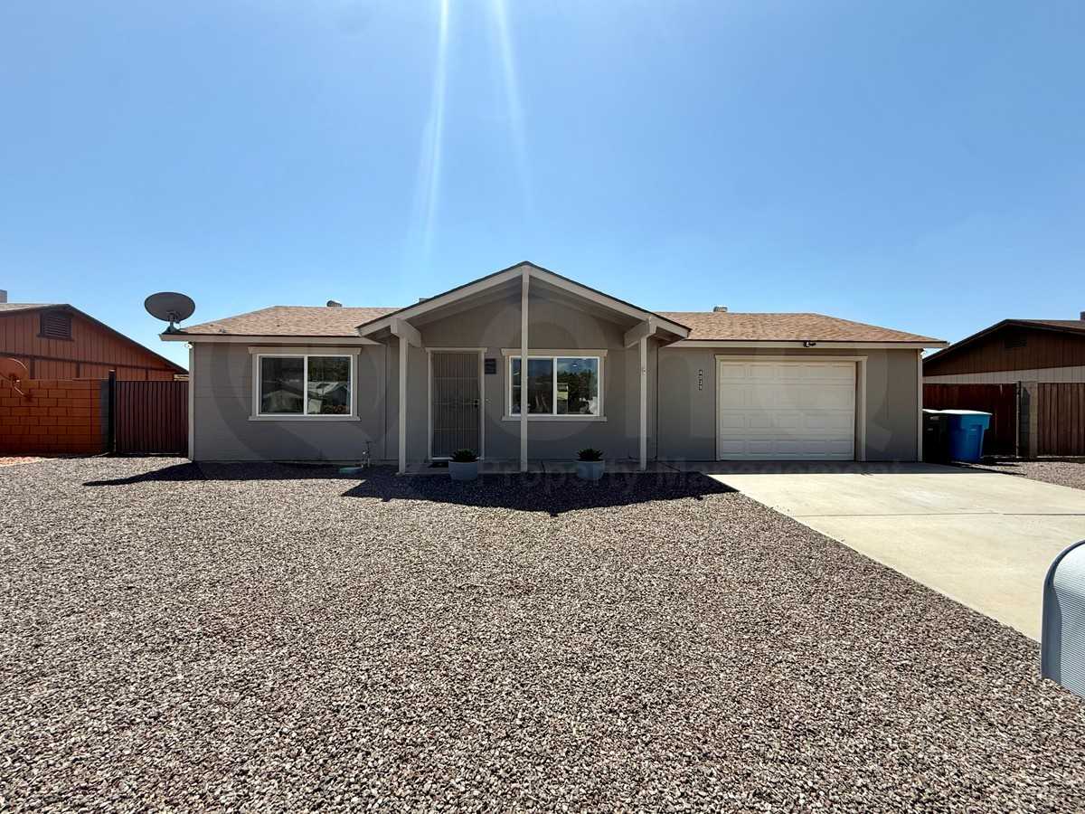 4039 E Friess Dr