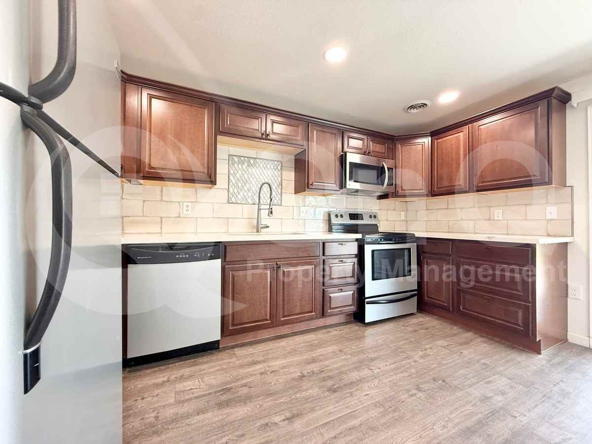 4039 E Friess Dr - Photo 4 of 16