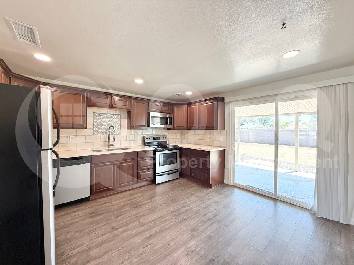 4039 E Friess Dr - Photo 6 of 16