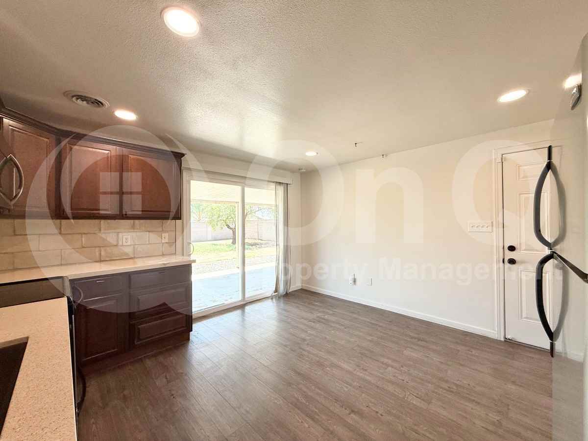 4039 E Friess Dr - Photo 7 of 16