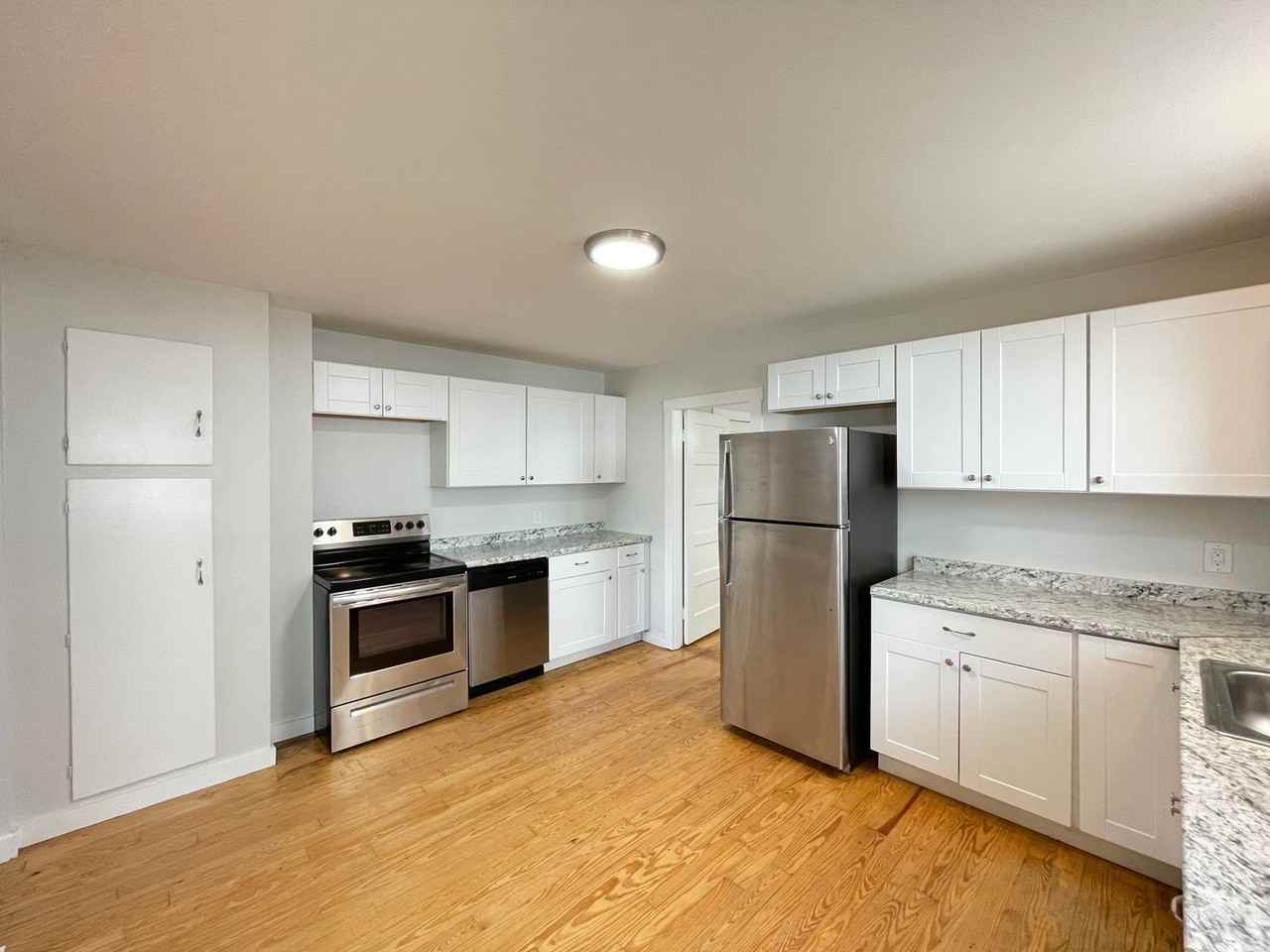510 Montgomery St - Photo 4 of 21