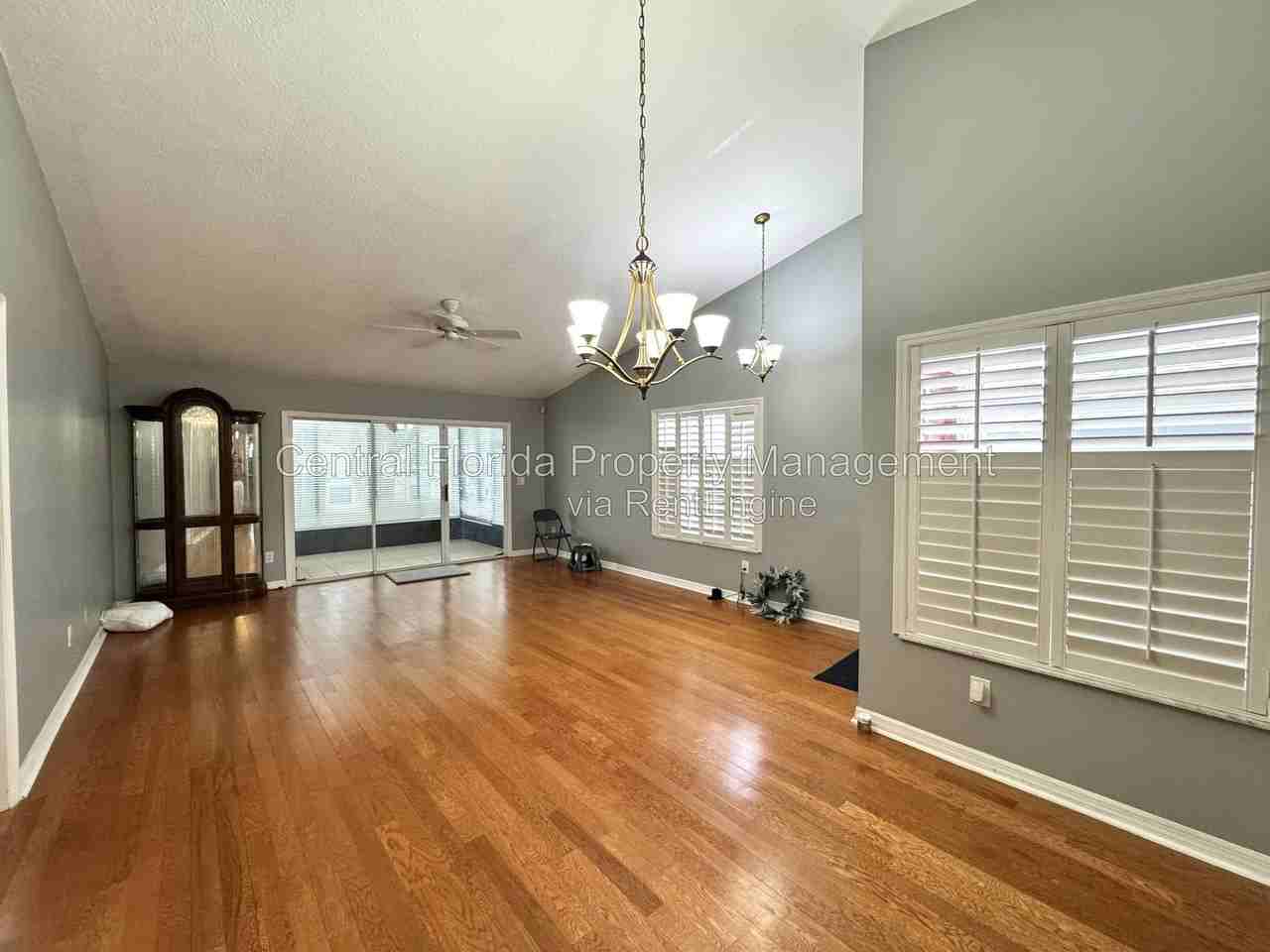 2939 Hanover Ct - Photo 2 of 17