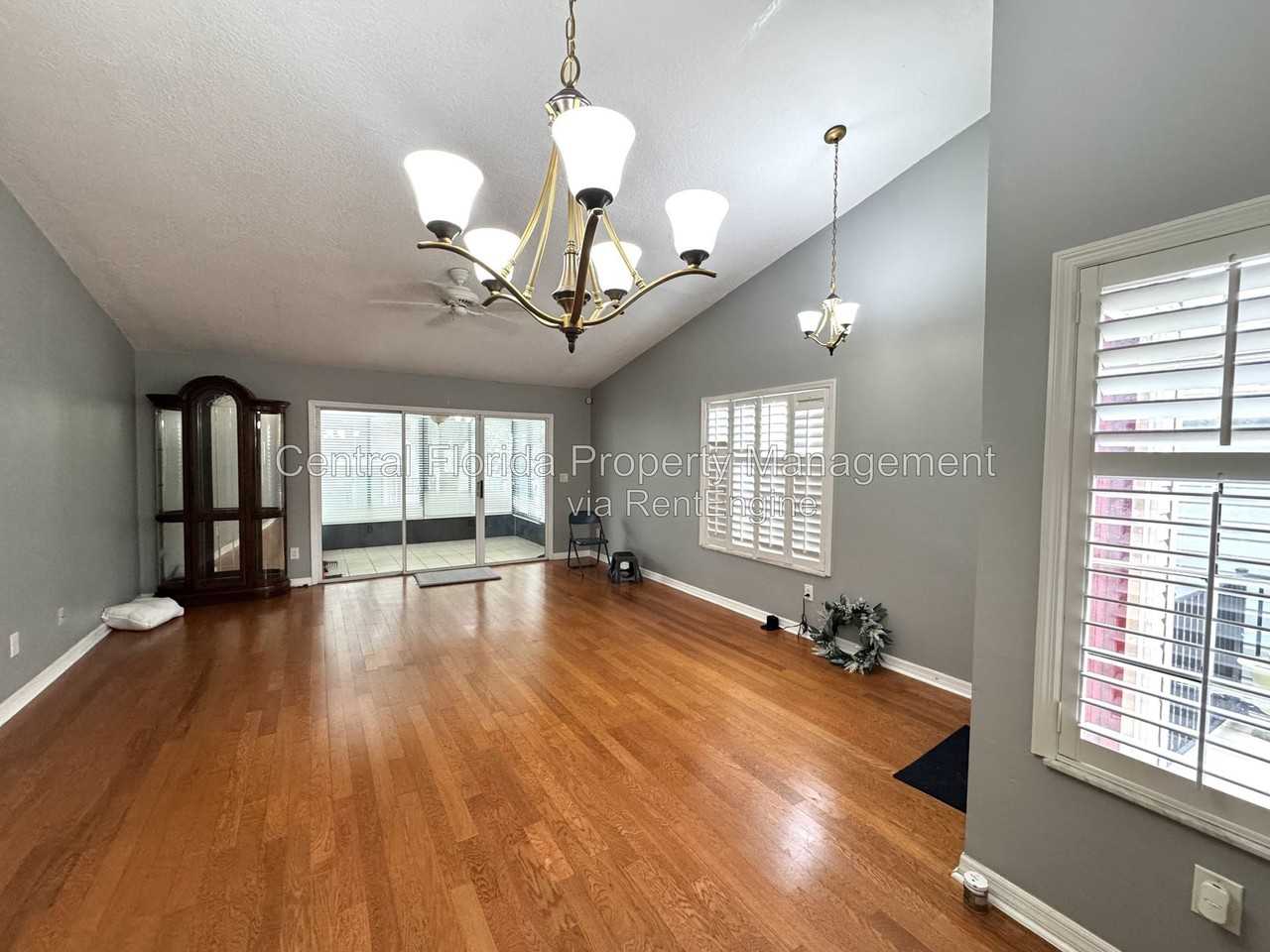 2939 Hanover Ct - Photo 3 of 17