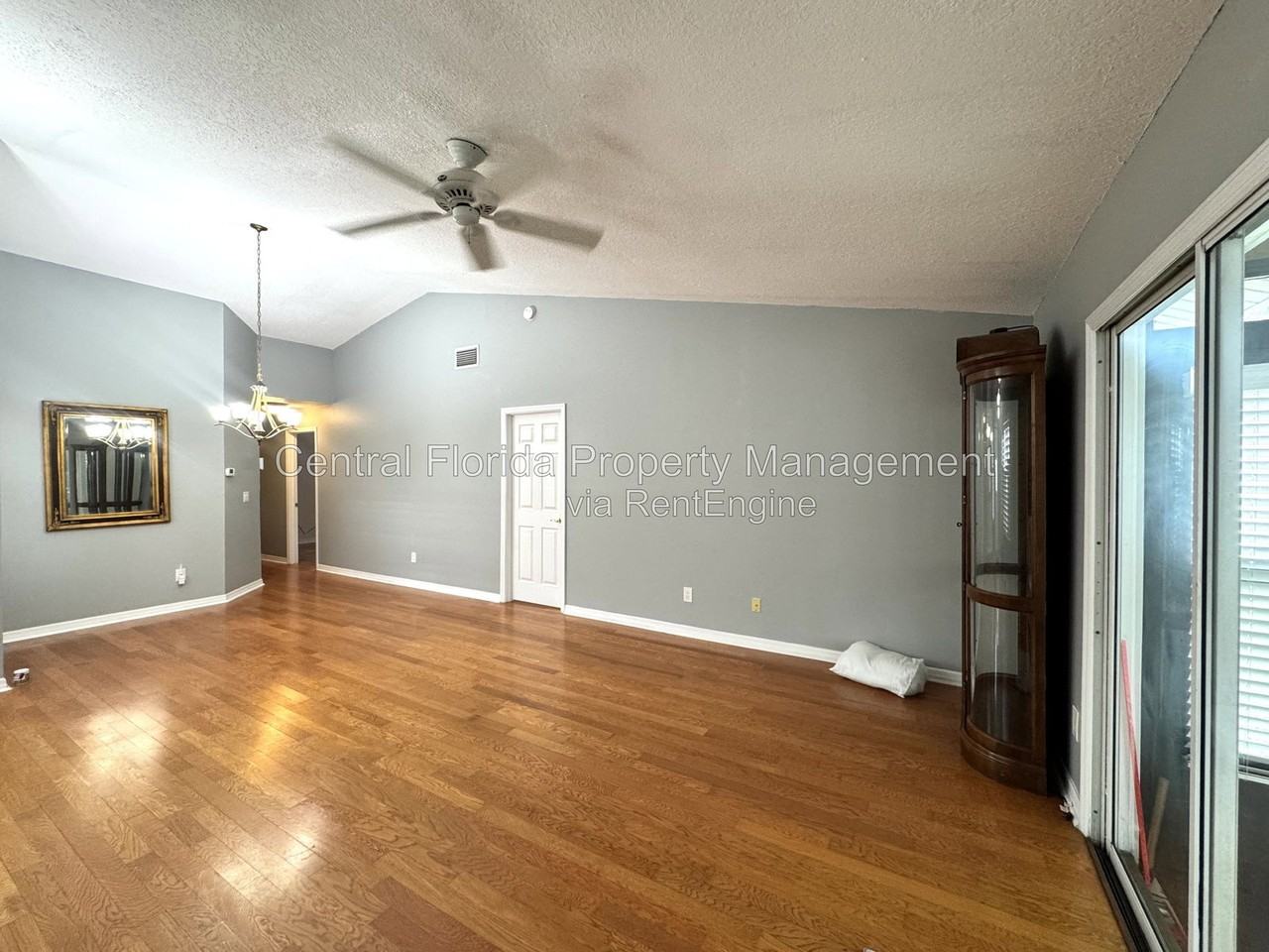 2939 Hanover Ct - Photo 6 of 17