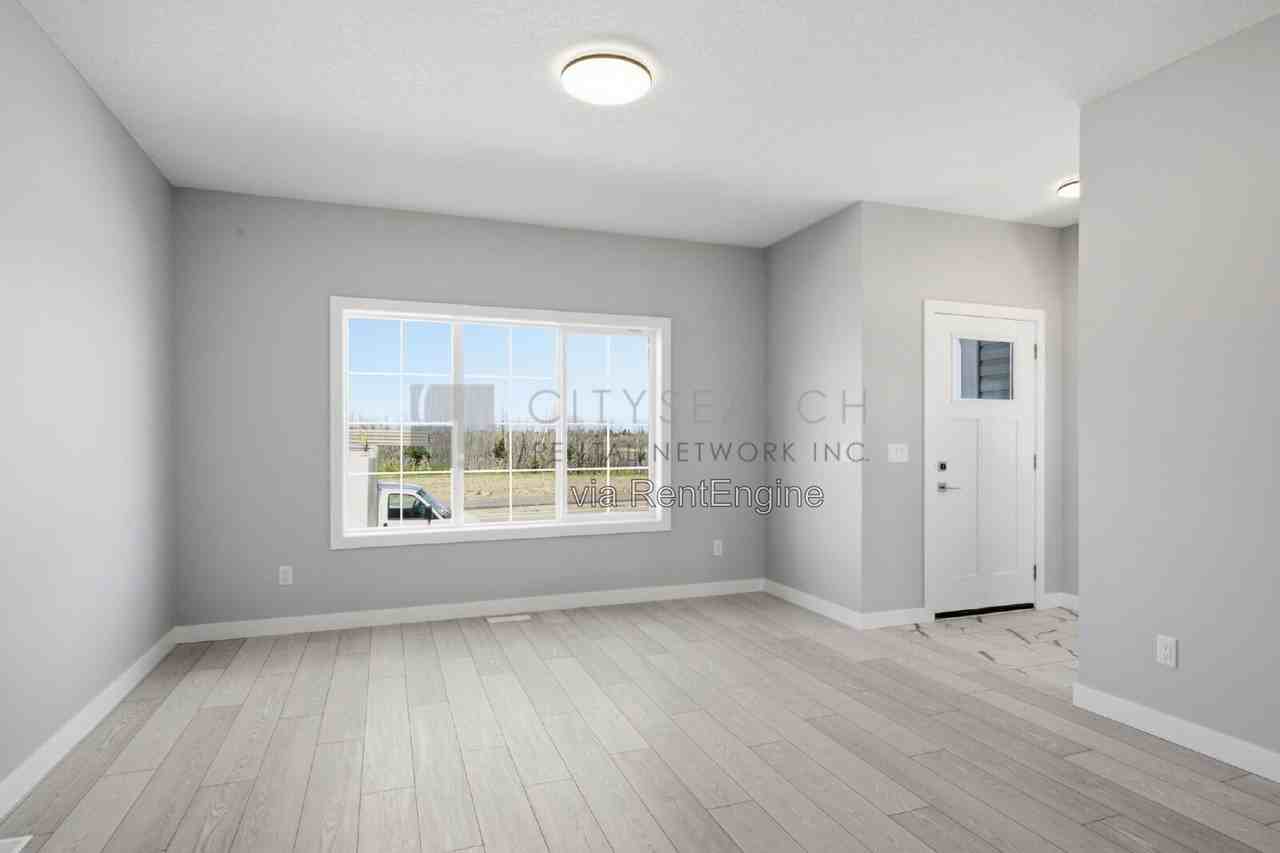 9441A Huxbury Dr Ne - Photo 3 of 39