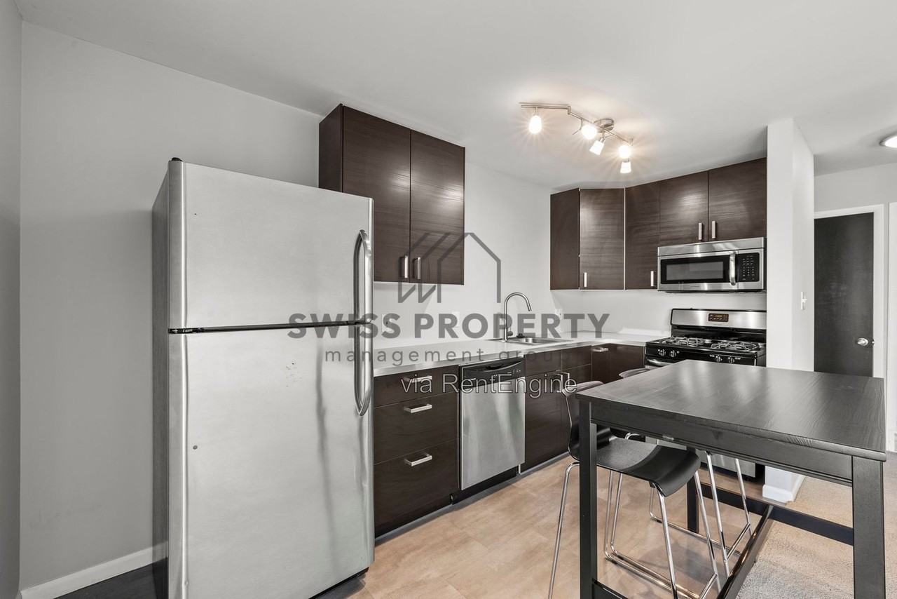 1155 Edgehill Rd #14 - Photo 3 of 18