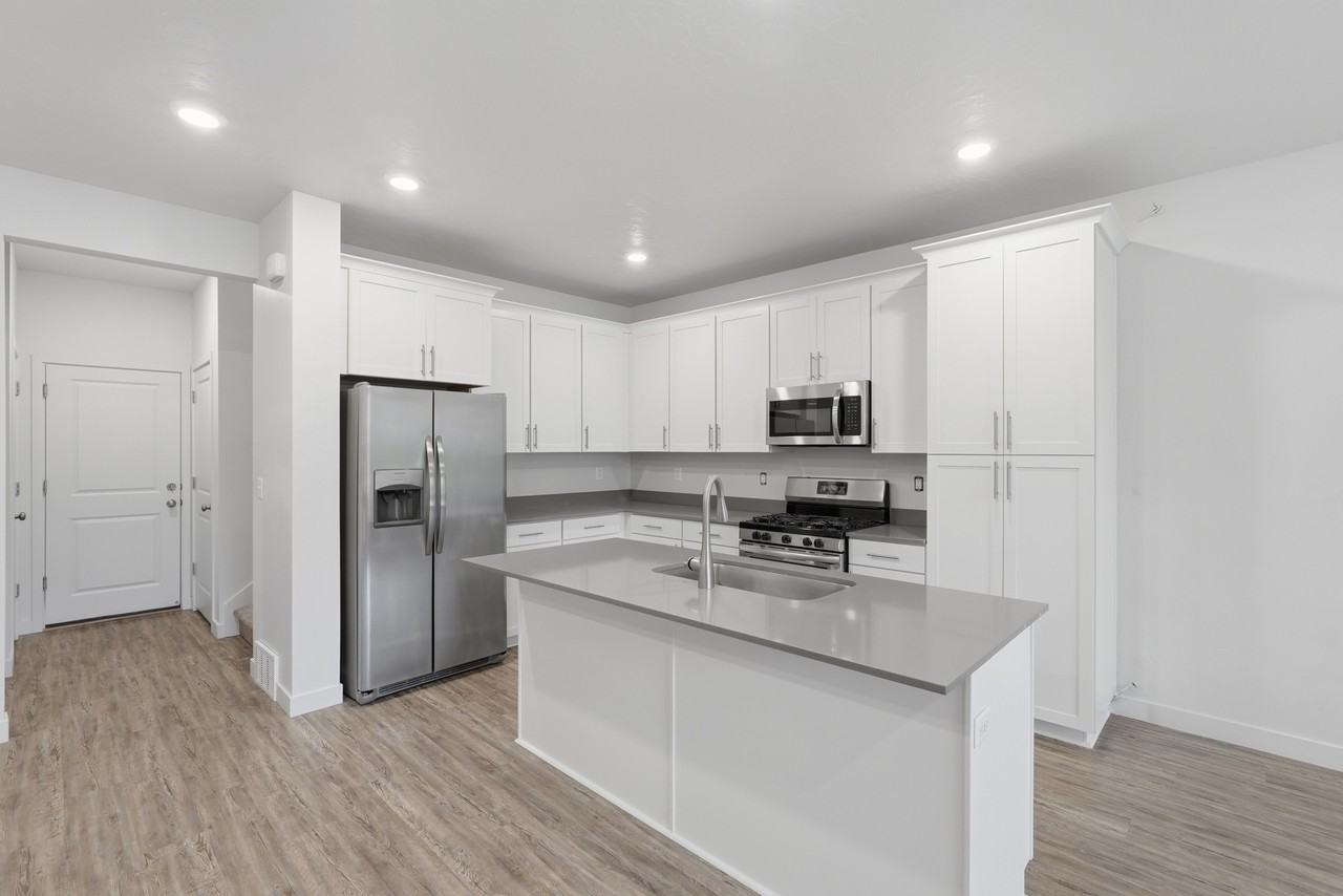 693 S Grant Ln #693 - Photo 5 of 11