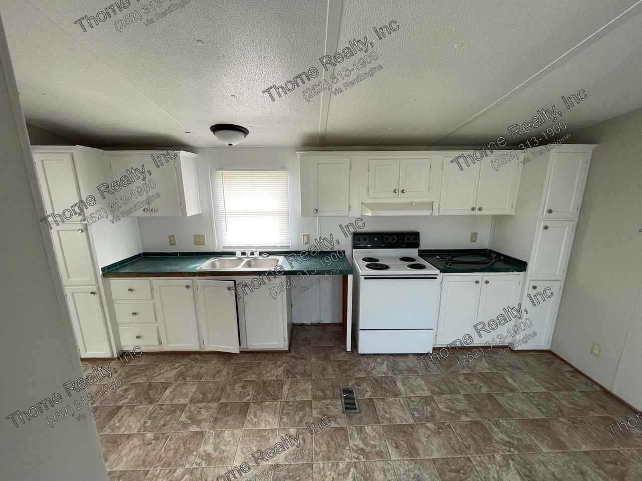 126 Hemlock Ln - Photo 3 of 10