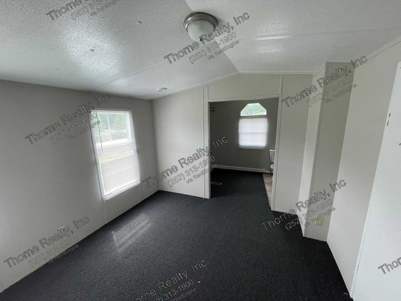 126 Hemlock Ln - Photo 4 of 10