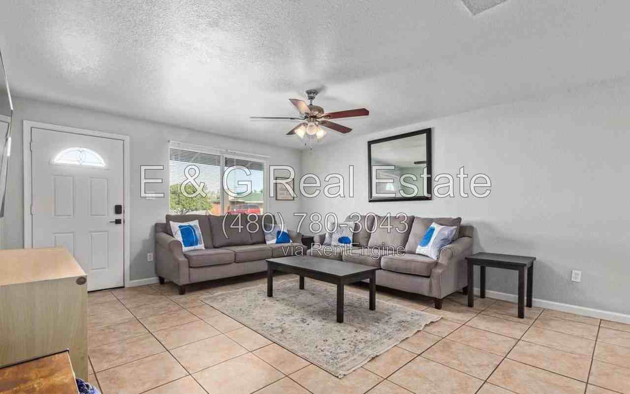 2031 E Orange St - Photo 4 of 29