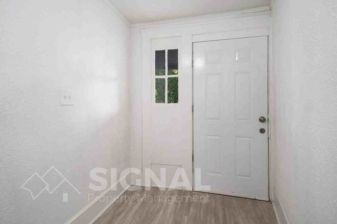 412 12th St Sw - Photo 5 of 27