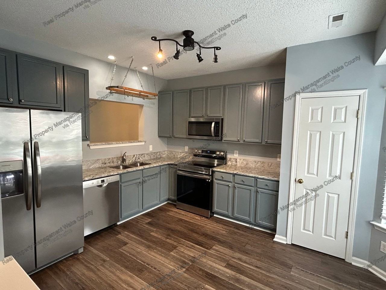 10815 Galand Ct - Photo 3 of 39