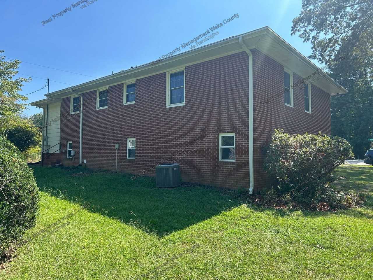 7800 Penny Rd - Photo 2 of 43
