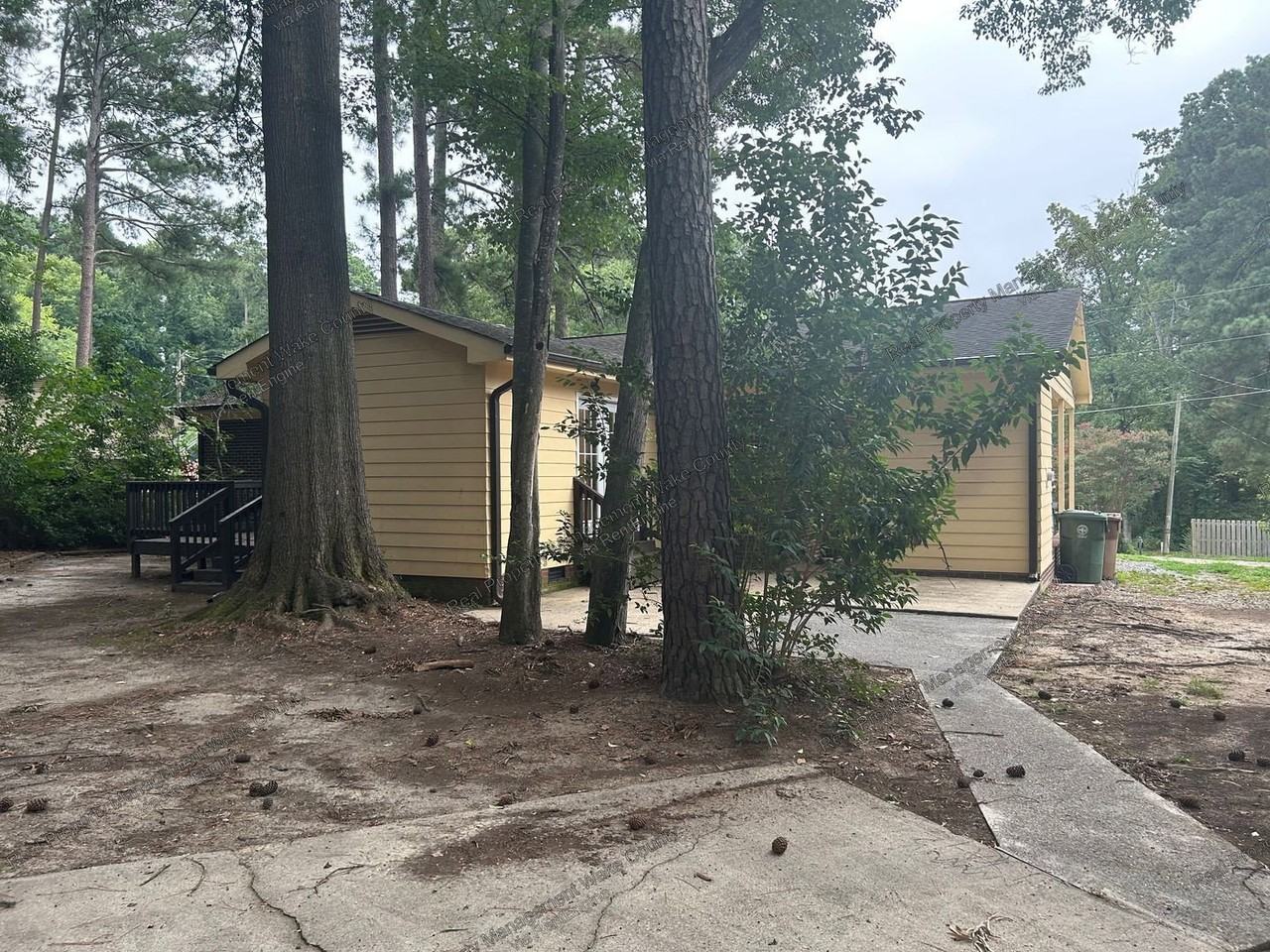 722 Brunswick Pl - Photo 2 of 37