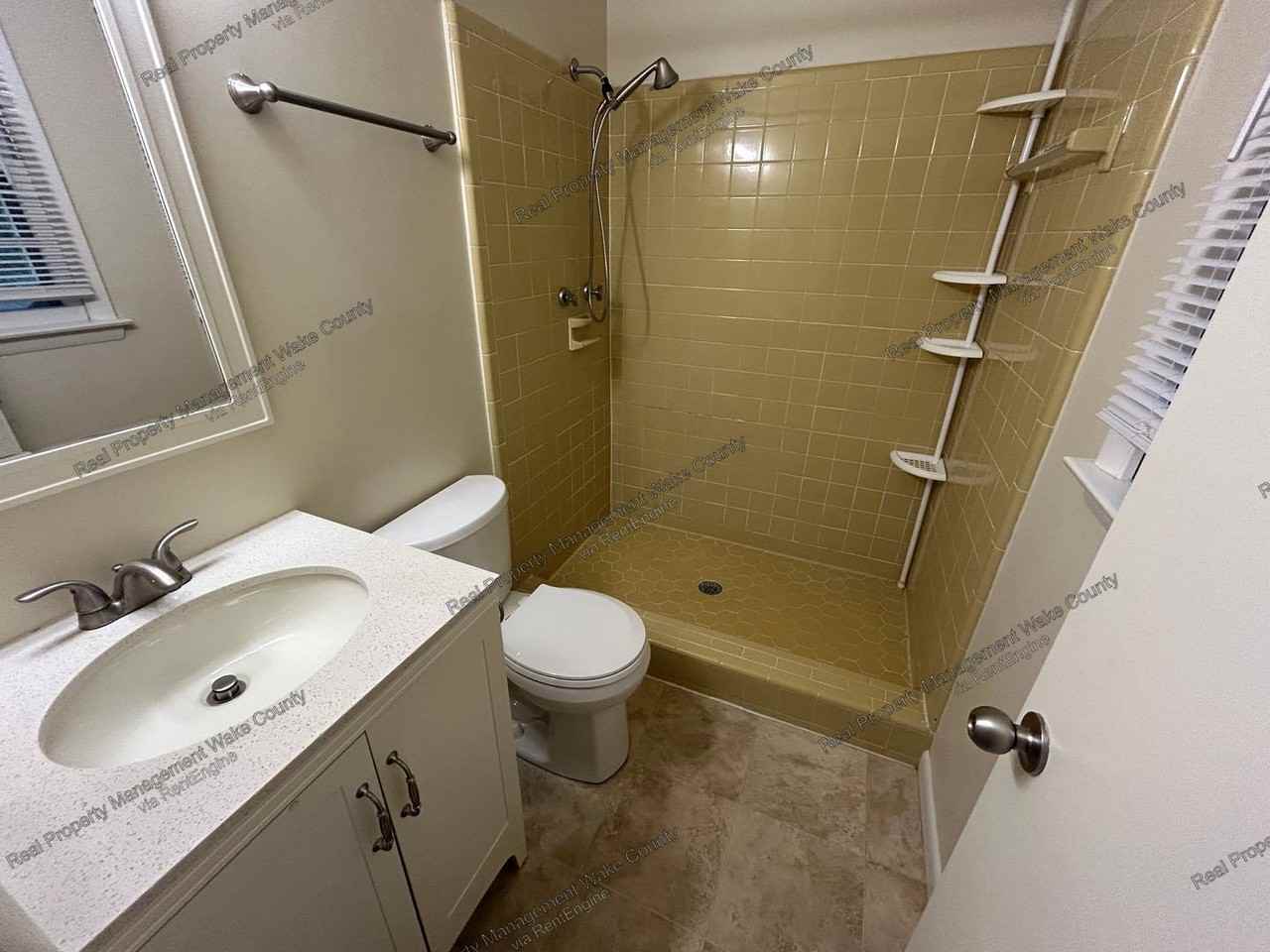 722 Brunswick Pl - Photo 7 of 37