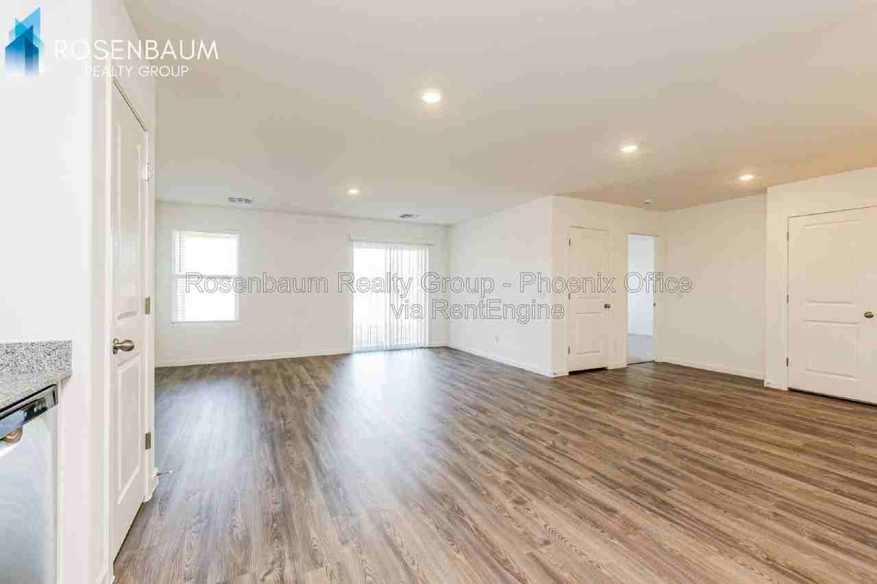 8888 W Swansea Dr - Photo 4 of 16