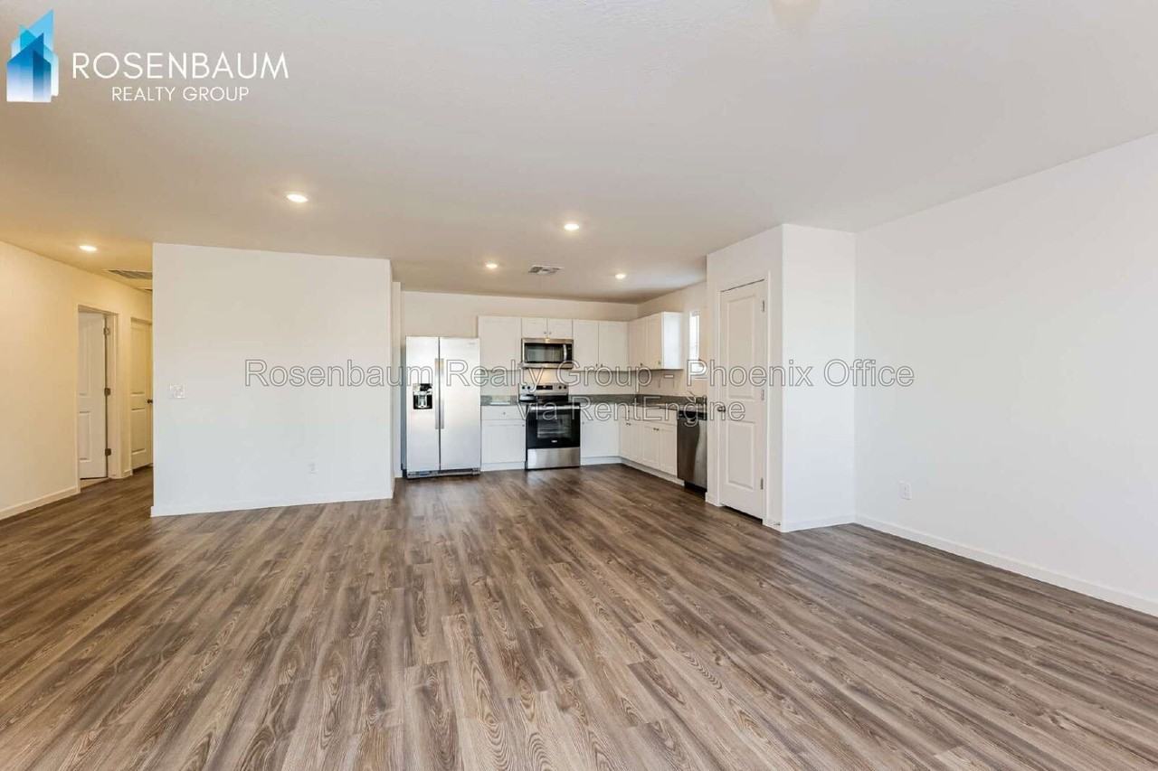 8888 W Swansea Dr - Photo 5 of 16