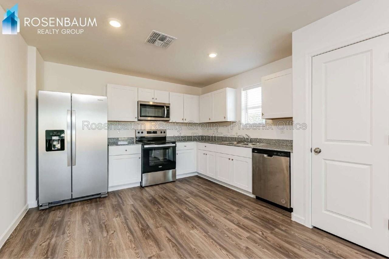 8888 W Swansea Dr - Photo 7 of 16