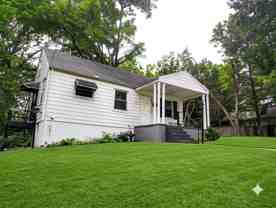 19 N Harvey Ave - Photo 1 of 1