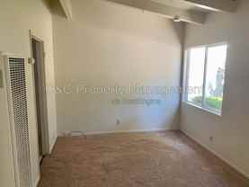 871 Hawthorne St #D - Photo 1 of 1