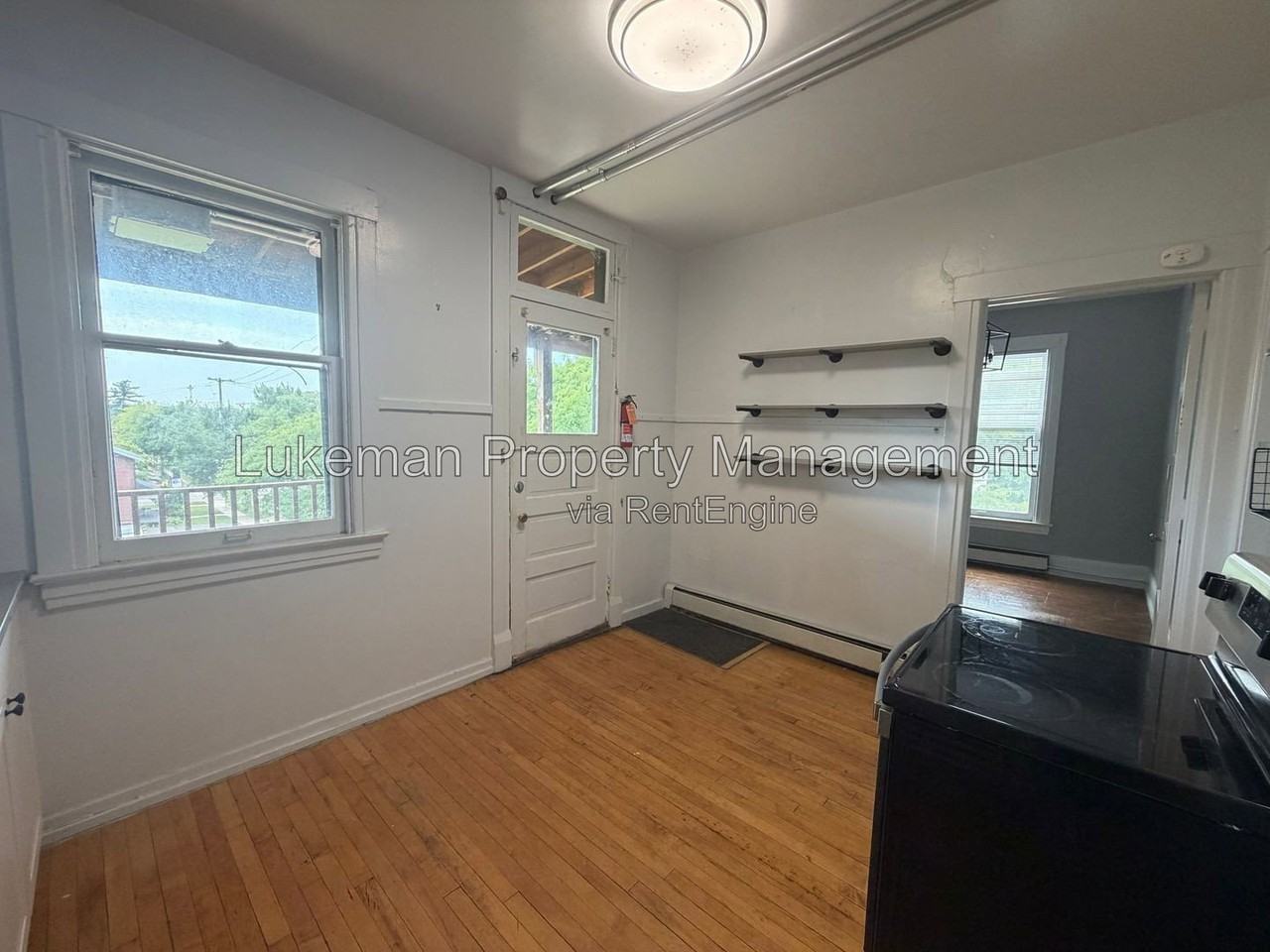 447 W Walnut St #8 - Photo 4 of 13