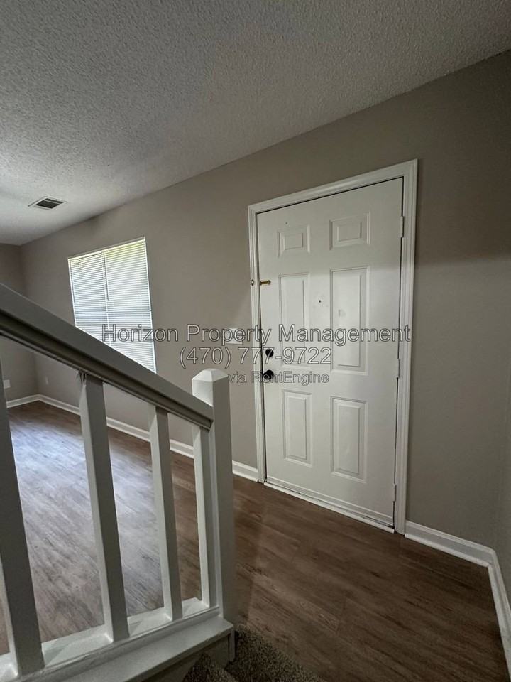 4078 Hidden Hollow Dr #B - Photo 5 of 24