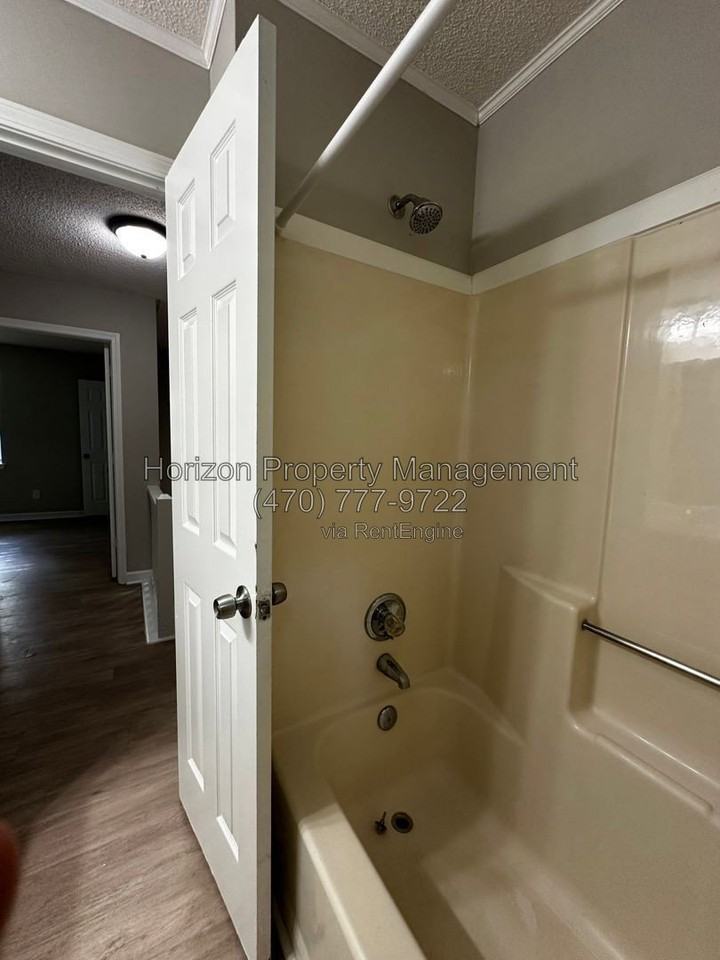 4078 Hidden Hollow Dr #B - Photo 6 of 24