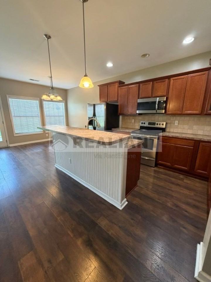376 Kelli Rose Way - Photo 4 of 23
