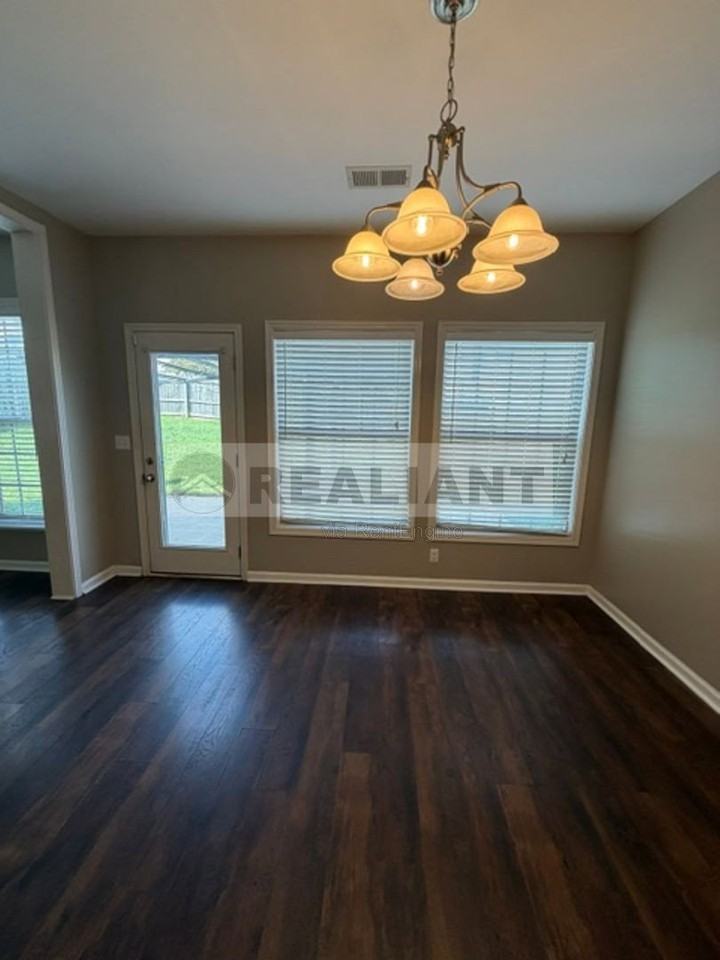376 Kelli Rose Way - Photo 5 of 23