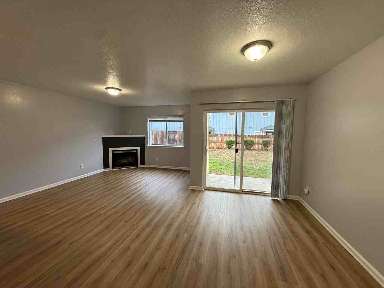 533 Autumn Ave - Photo 3 of 19