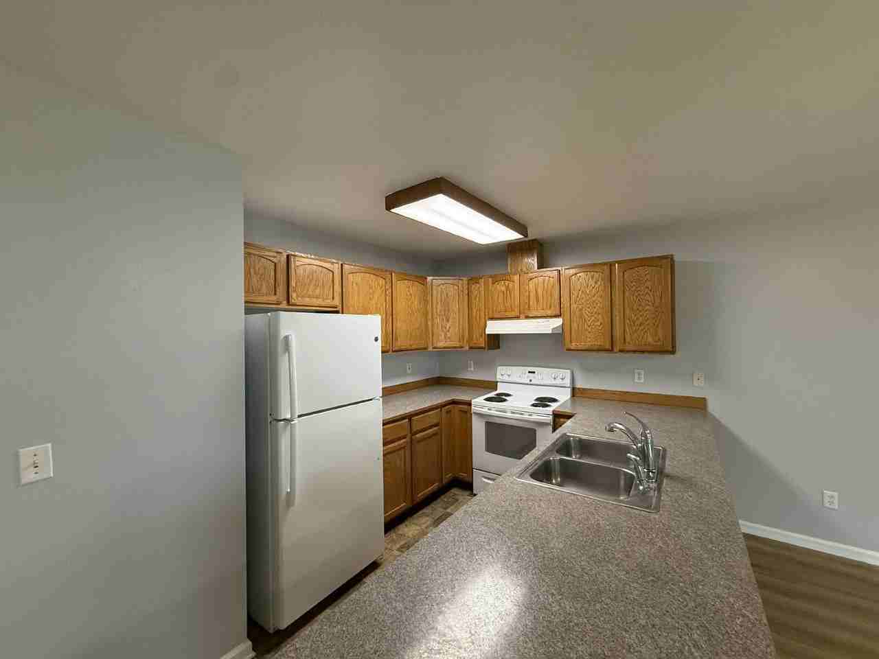 533 Autumn Ave - Photo 7 of 19