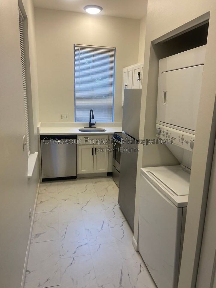 915 Geyer Ave #AR - Photo 2 of 7